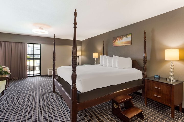 Room 20 of 34