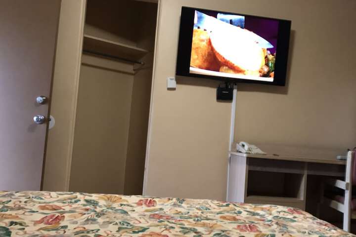Room 20 of 33