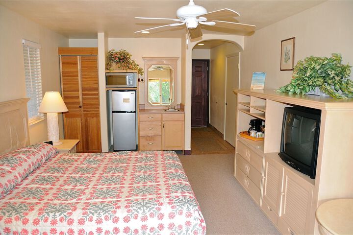 Room 10 of 33