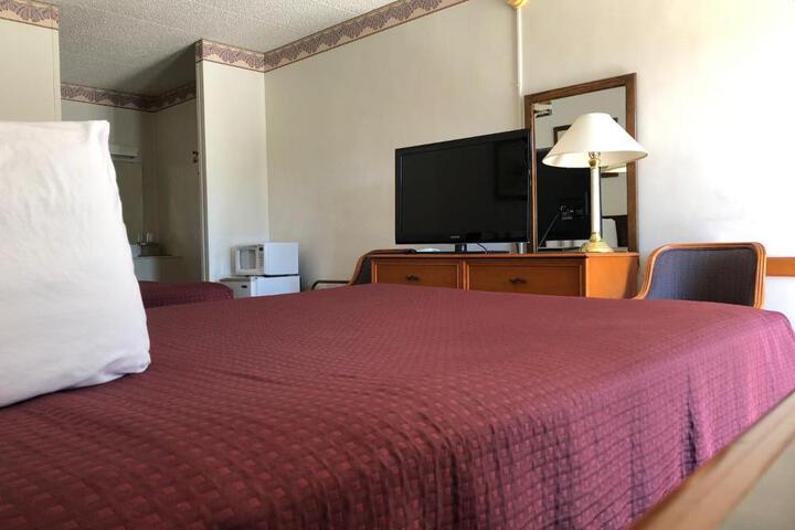 Kewanee Motor Lodge