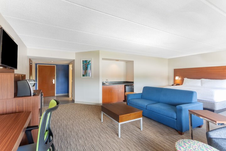 Room 16 of 33