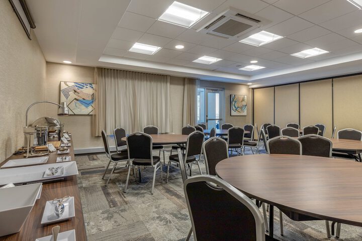 Ballroom/Hall 80 of 83
