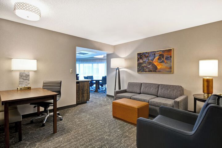 Embassy Suites by Hilton Minneapolis Airport