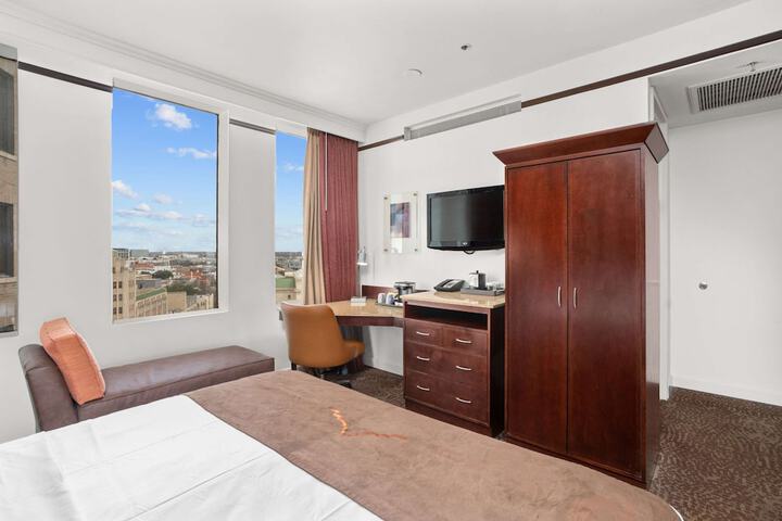 Room 92 of 169