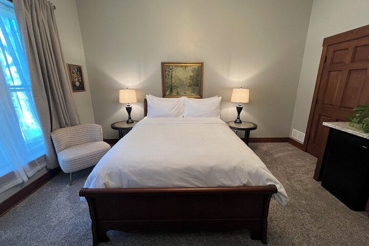 Charleston House Bed & Breakfast Inn