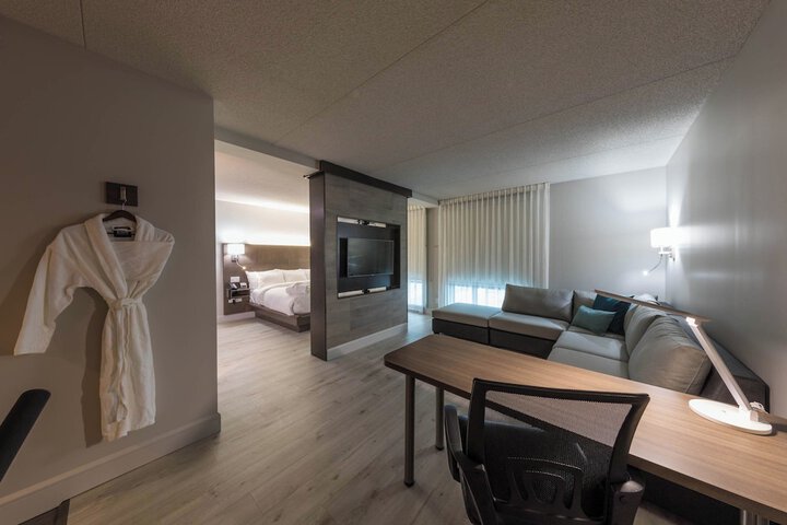 Room 85 of 137