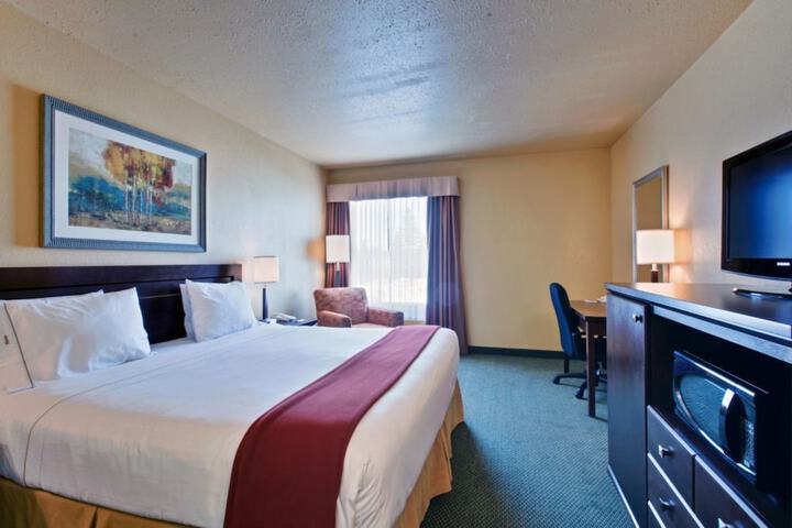 Room 9 of 26