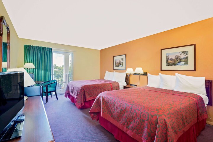Room 15 of 19