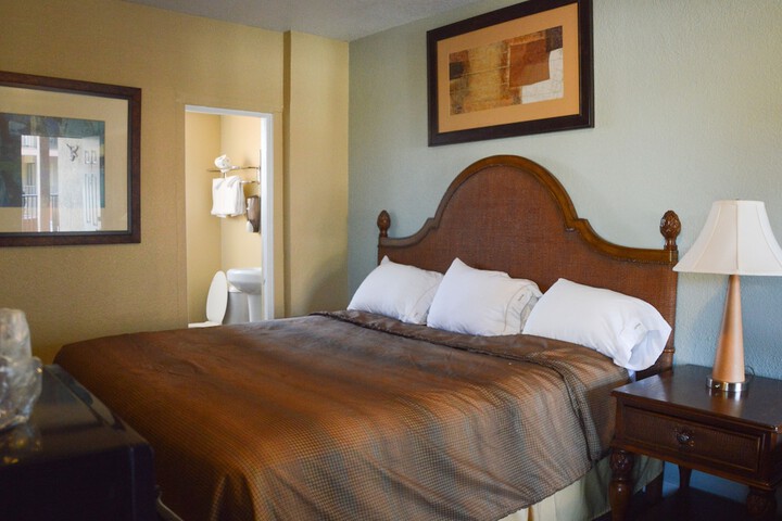 Room 16 of 39
