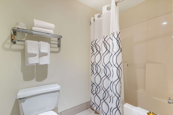 Best Western Plus University Park Inn & Suites