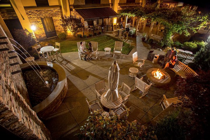 Hotel Exterior 56 of 57