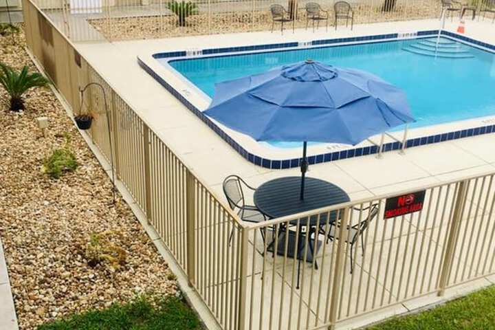 Pool 6 of 35