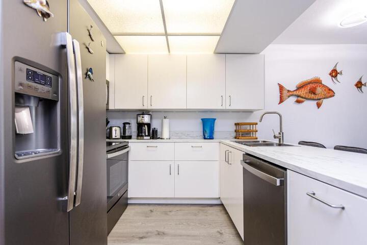 Bass & Sun Condominium 2 / 2 Bedroom