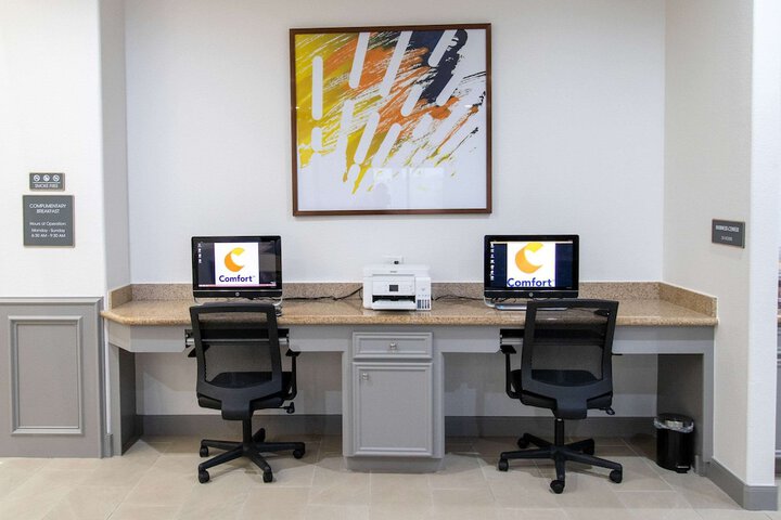 Business Center 27 of 29