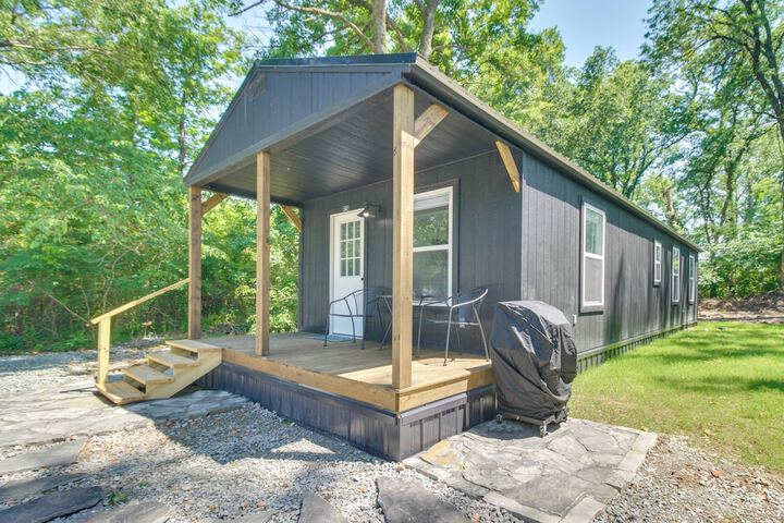 Close to Lake: Grove Cabin w / Shared Fire Pit!