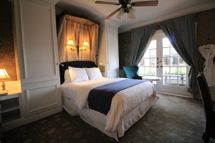 The Riverview Hotel