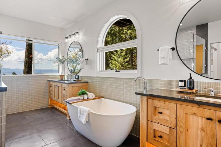 Escape to Wine Country Luxurious Getaway Awaits