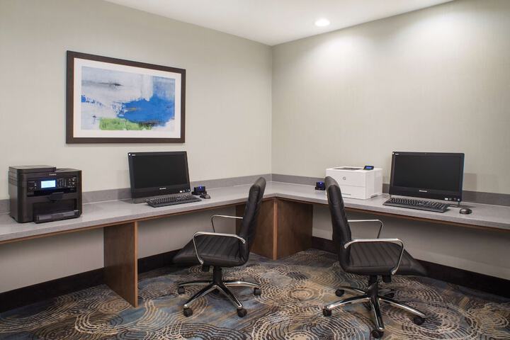 Business Center 31 of 31