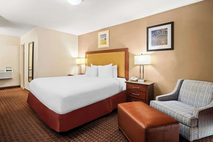 Room 16 of 25