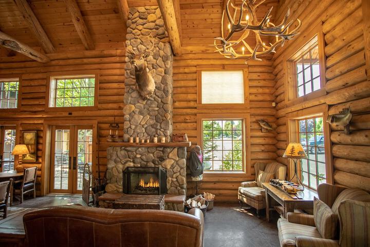The Lodge at Riverside