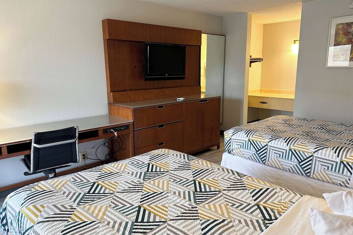 Room 12 of 19