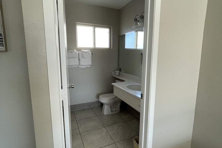 Room 17 of 34