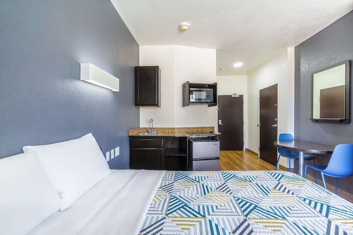Room 16 of 25