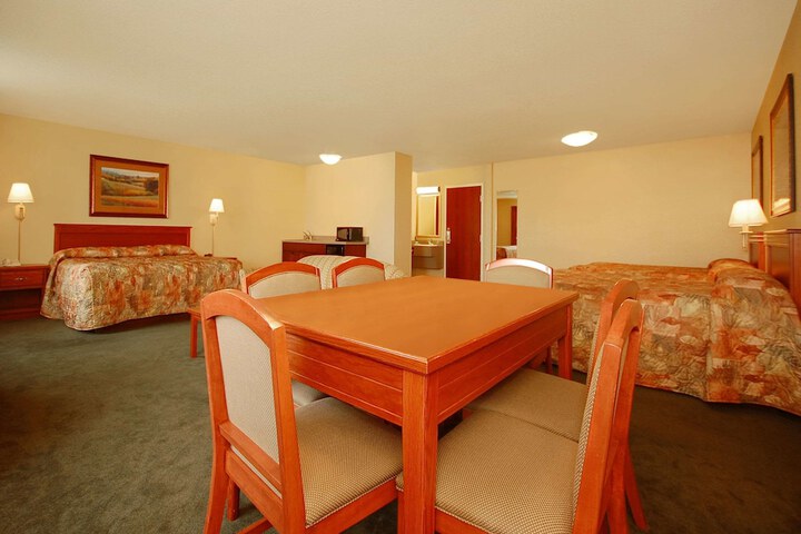 Room 8 of 14