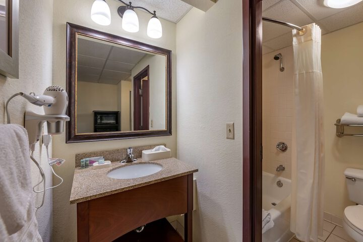 Room 16 of 39