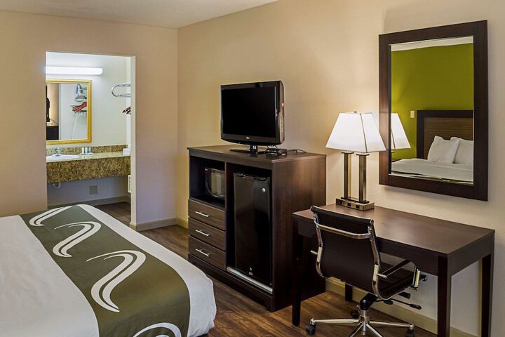 Room 22 of 36