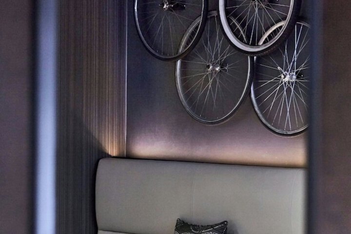 Lounge 73 of 92