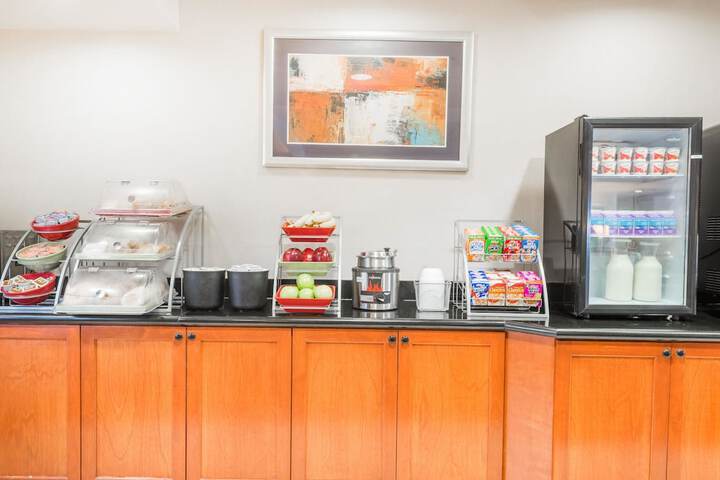 Breakfast/Coffee Service 26 of 34