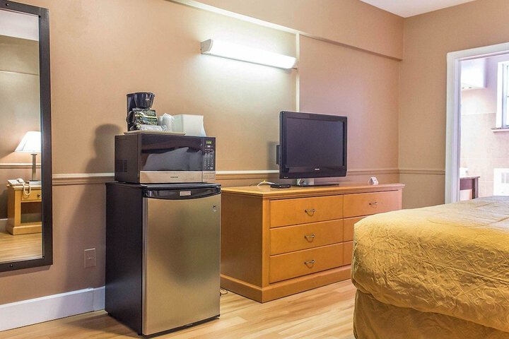 Room 25 of 36