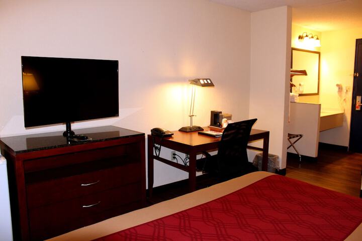 Econo Lodge Inn & Suites Brookings