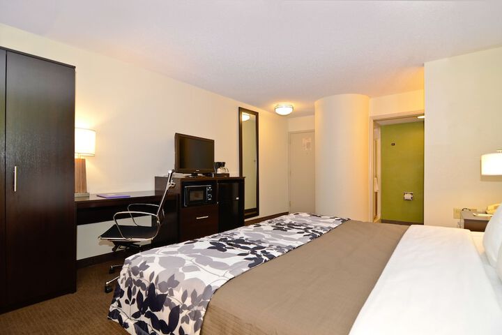 Room 29 of 65
