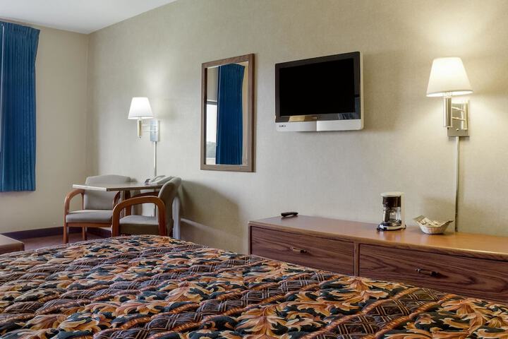 Room 17 of 42
