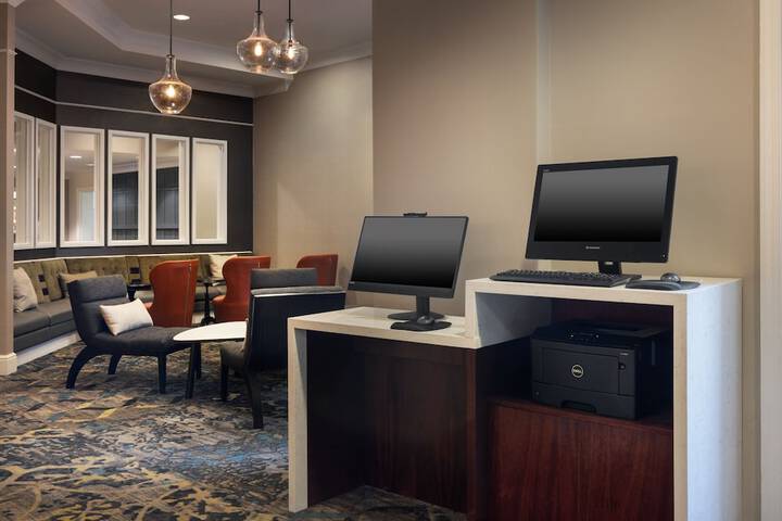 Business Center 36 of 36