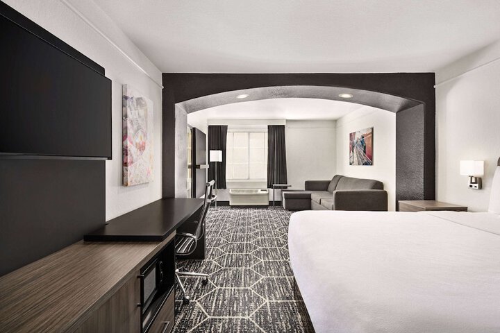 Room 28 of 52