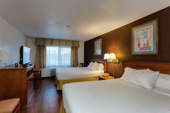 Room 12 of 32