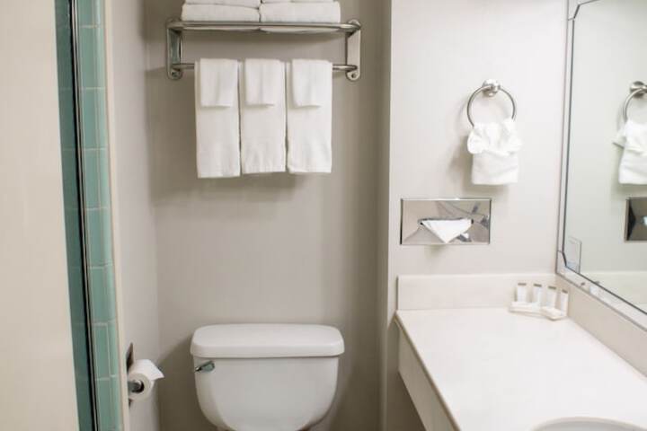 Travelodge by Wyndham Monterey Bay