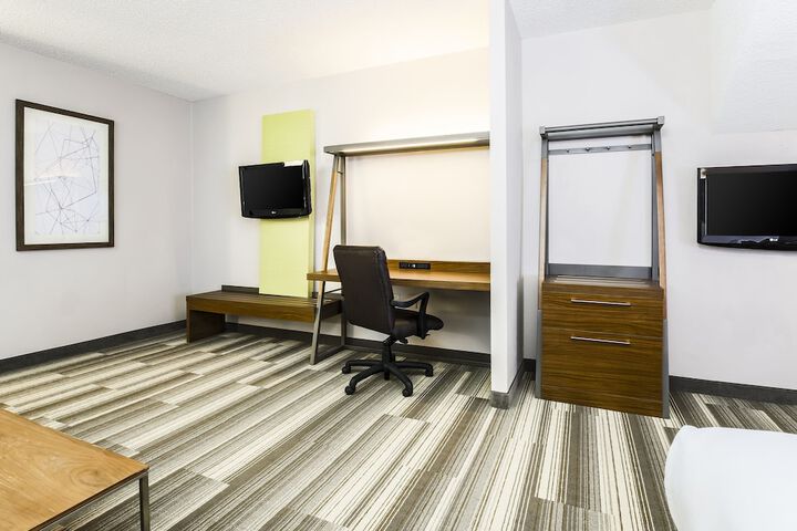 Room 13 of 29