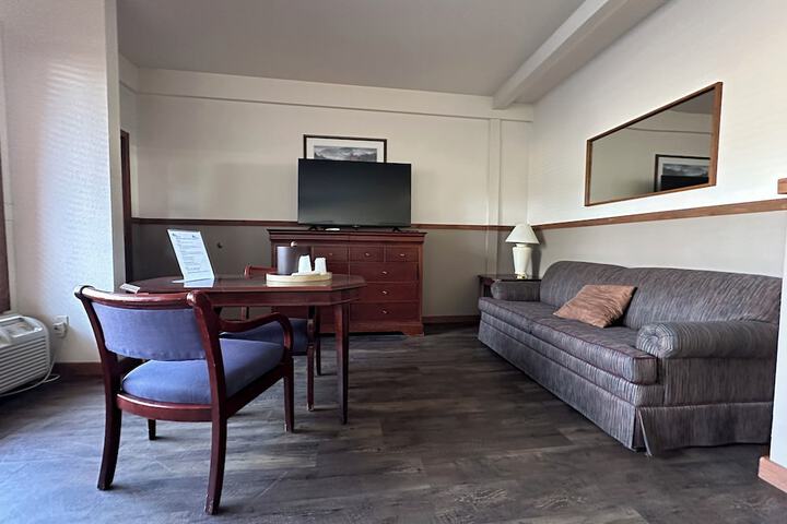 Timber Lodge Inn