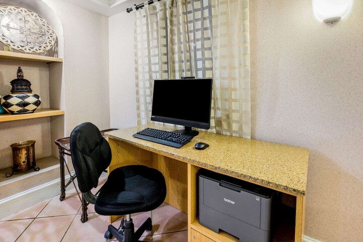 Business Center 33 of 33