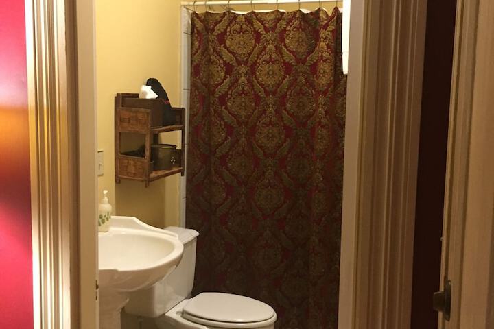 Room 23 of 35