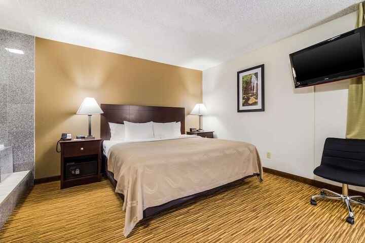 Room 16 of 60