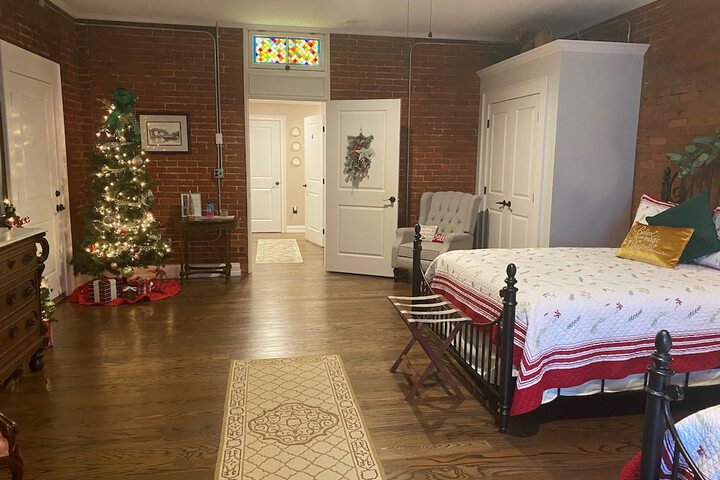 Room 16 of 49