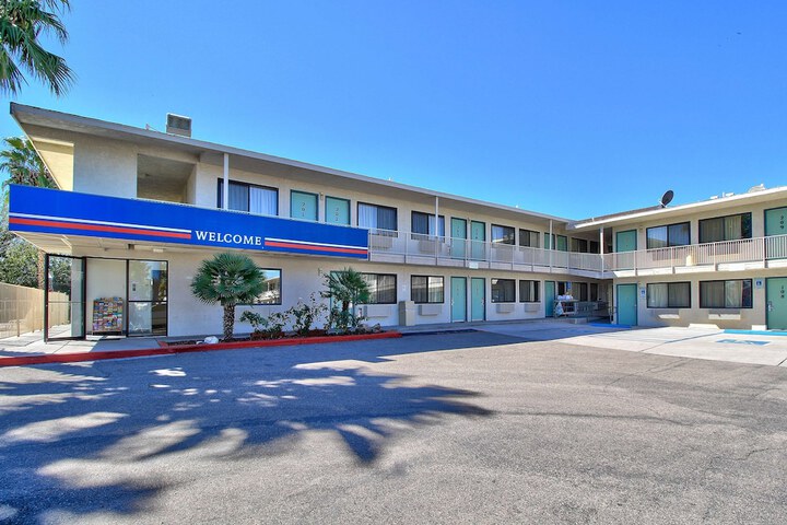Motel 6 Nogales AZ - Mariposa Road