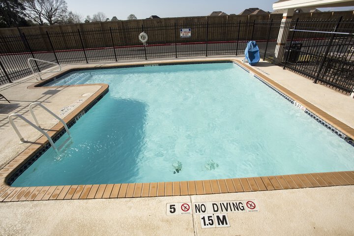 Pool 12 of 37