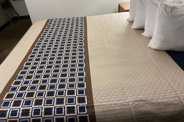 Room 9 of 23