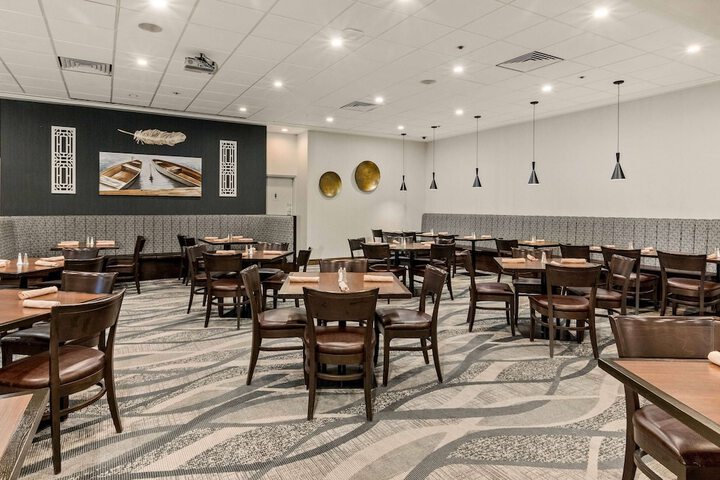 Dining 44 of 60